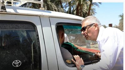 استغاثة أهالي أسوان والسائقين من قرار مفاجئ بغرامات تحميل شارع المطار.. ومواطنون يطالبون بالرقابة على تقطيع المسافات