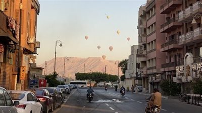 بعد توقف يومين بسبب الطقس.. عودة رحلات البالون الطائر بالأقصر وتحليق 1100 سائح في سماء المدينة