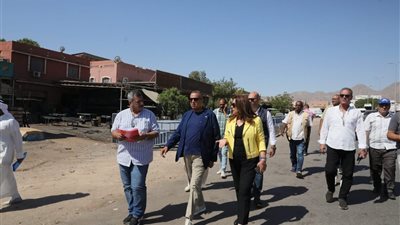 توجيهات بسرعة نقل تجار الخردة بالرويسات للهناجر لتحويلها لمجتمع حضاري متكامل