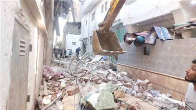 تجدد اشتعال النيران في مصنع ملابس المحلة بعد السيطرة على الحريق