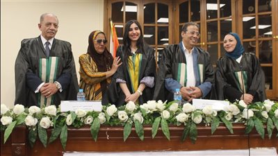 باحثة في علم الاجتماع الجنائي تهدي الدكتوراه لروح والدها: كان نفسي أفرحك باللحظة دي | صور وفيديو 