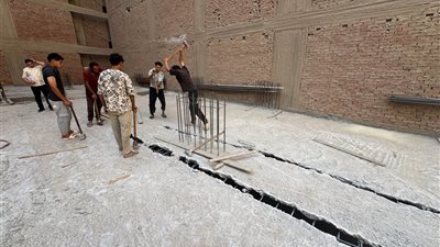 إزالة أدوار مخالفة في 3 عقارات بأحياء السلام أول وعين شمس والهرم.. واتخاذ الإجراءات القانونية تجاه المخالفين| صور