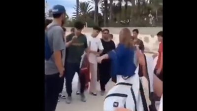 صلوا في منازلكم.. فيديو لمديرة معهد تعليمي بتونس يثير موجة غضب على السوشيال ميديا