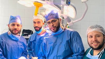 إنقاذ حياة شاب مصاب بقطع في شرايين الرقبة بمستشفى الفيوم العام