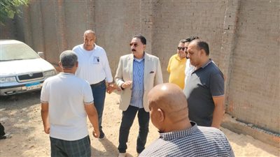 تنفيذًا لتعليمات محافظ القاهرة.. وقف أعمال بناء مخالف بجوار عقار في شارع أثر النبي بمصر القديمة| صور