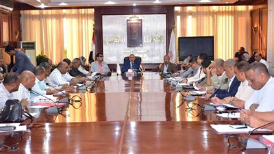 محافظ الأقصر: الإسراع في إنهاء ملفات التقنين والتصالح وحسم التعديات على أملاك الدولة