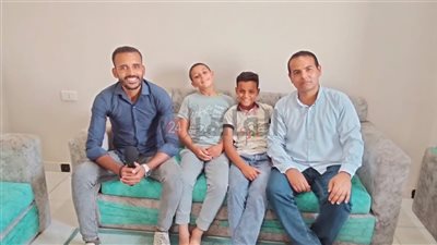 بعد تسليمهم حقيبة أموال للشرطة.. صغار أشمون يتمنون تحقيق حلم عمرة لآبائهم