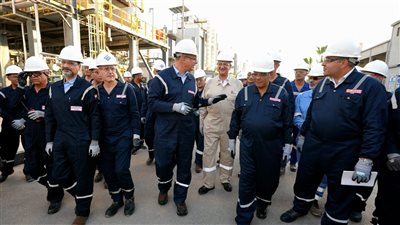 وزير البترول يتابع مشروعات التطوير وزيادة الإنتاج بشركة العامرية لتكرير البترول بالإسكندرية