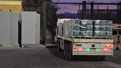 عبور قافلة مساعدات سعودية إلى غزة عبر معبر رفح