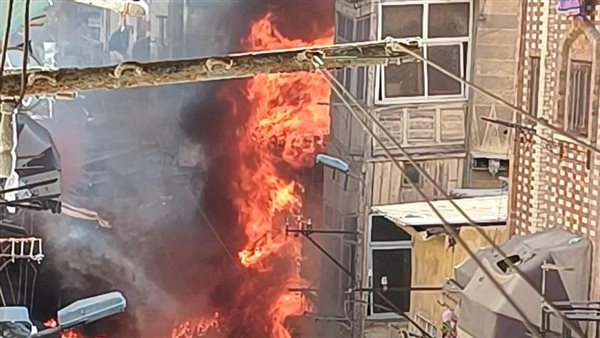 جانب من الحريق