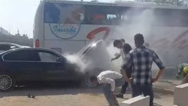 حريق يلتهم سيارة