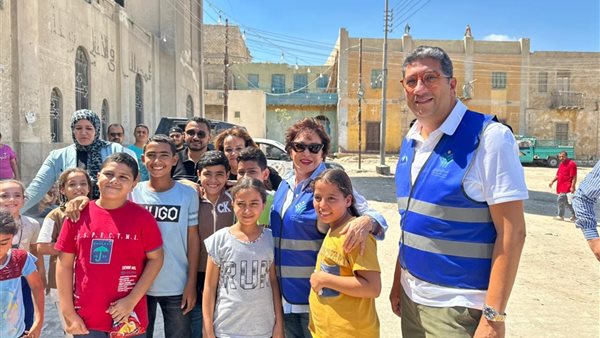 الفنانة لبلبة بجولة