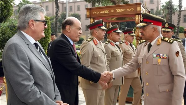 وزير الدفاع