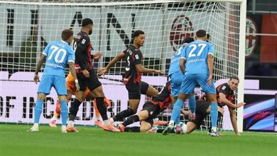 بعشرة لاعبين.. ميلان يفوز بصعوبة على نابولي 2-1 بالدوري الإيطالي