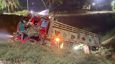 إصابة شخصين في تصادم سيارة نقل بموتوسيكل بجوار كوبري الطود جنوب الأقصر