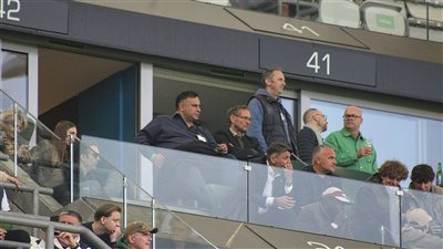 بعد ارتباط اسمه بالأهلي.. توماسبيرج يظهر في مدرجات بوجون شتشيتسين تمهيدا لتدريبه