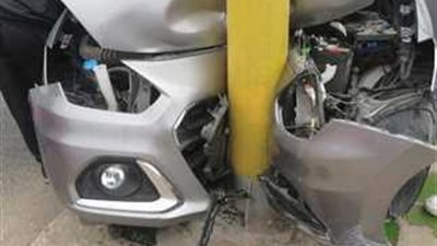 مصرع فتاة اصطدمت سيارتها بعمود إنارة بشارع طرح البحر في بورسعيد | تفاصيل