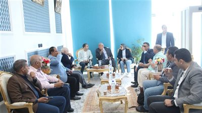 بحضور نائب محافظ كفر الشيخ.. محافظ الوادي الجديد يبحث مستجدات مشروع الجذب السكاني وتوطين عدد من الأسر بأبو طرطور
