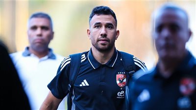 بعد المحاضرات الفنية.. الأهلي والزمالك يصلان ستاد القاهرة استعدادا للقمة 131