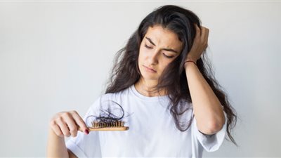 باحثون يكتشفون طريقة لعلاج تساقط الشعر في 8 أسابيع | دراسة 