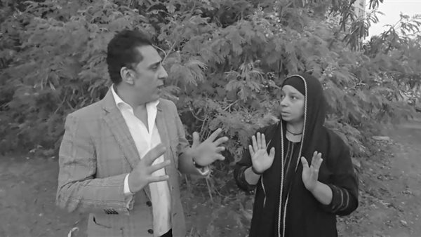  سيدة تعمل في دفن