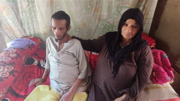 علاء ووالدته