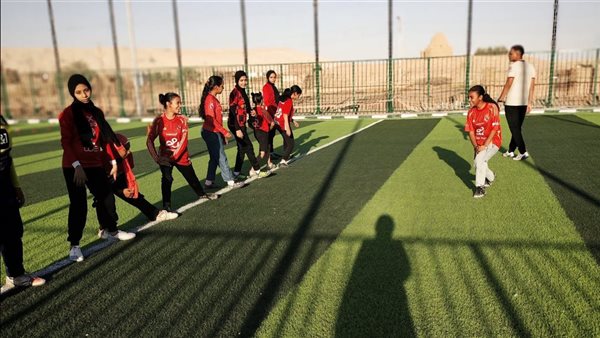 جانب من تدريبات الشباب