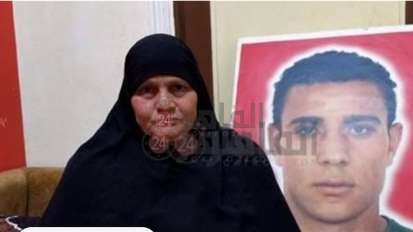 الحاجه نجاة والدة