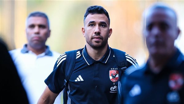 وصول لاعبي الأهلي