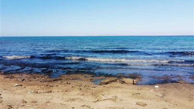 تسرب بترولي شمال البحر الأحمر بسبب كسر مفاجئ فى أحد خطوط الزيت القديمة