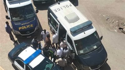 بسبب خلافات عائلية.. إصابة موظف بطعن إثر مشادة كلامية أمام شركة الكهرباء في أسوان