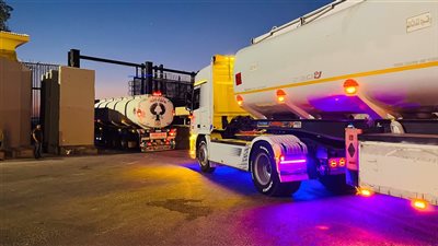 الهلال الأحمر المصري يدفع بـ أطنان من السولار إلى الأشقاء في غزة