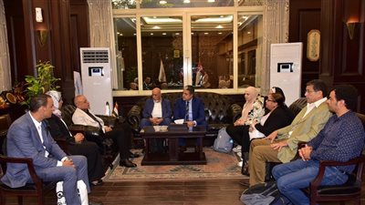 محافظ الأقصر يبحث مع وفد التنمية المحلية تحديث الهيكل التنظيمي بالديوان العام والوحدات المحلية