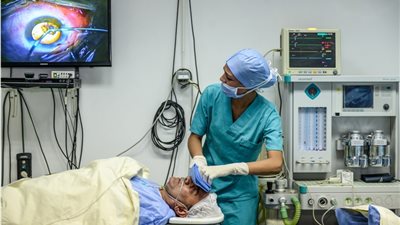 إجراء 13 عملية عيون لغير القادرين ضمن مبادرات الدعم الطبي في سوهاج 