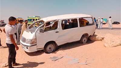 3 جثث و15 مصابا.. أول صور من موقع حادث انقلاب ميكروباص في قنا