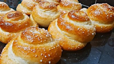 وصفة المخابز| طريقة عمل الشوريك الهش.. زينيه بجوز الهند وسكر السنترافيش