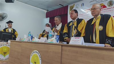 تفتح آفاقًا جديدة من البحث العلمي.. جامعة الوادي الجديد تمنح الماجستير لرسالة عن الأطفال مزروعي القوقعة| صور