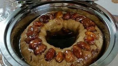 طعم البادية الذي لا يغيب.. العصيدة والمثرودة أكلات تراثية بين أبناء القبائل بصحراء مطروح