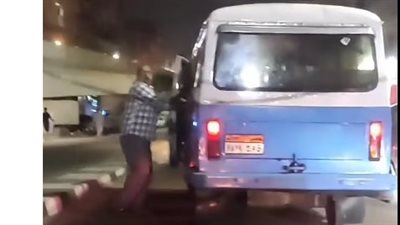 الأمن يفحص واقعة هروب سائق ميكروباص عقب الاصطدام بأتوبيس في الزاوية الحمراء