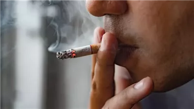 دراسة: بيئات التسوق والتنقل اليومية تعزز الرغبة في التدخين وتعرقل محاولات الإقلاع