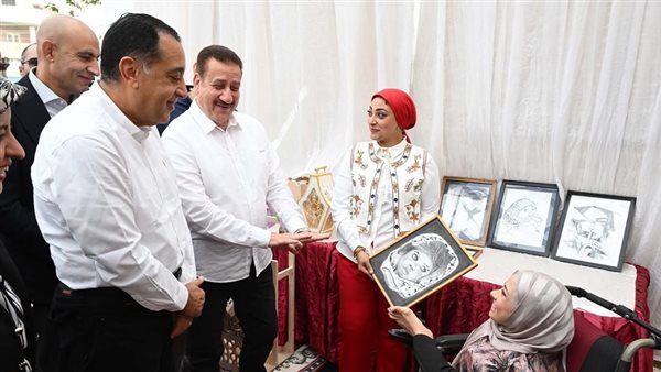 رئيس الوزراء خلال