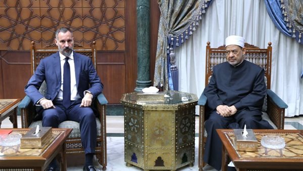 شيخ الأزهر يستقبل