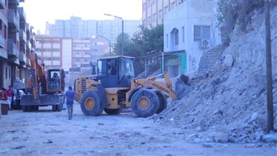 حملات موسعة لإزالة العشوائيات وضبط المخالفات بسوق الهانوفيل في الإسكندرية