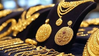 الحبس 3 سنوات لعامل بمحل ذهب واثنين من أصدقائه ووالدتهم لاتهامهم بسرقة مشغولات ذهبية في السويس