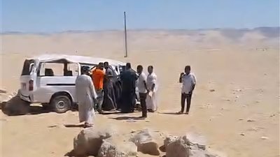 بينهم طلاب.. إصابة 9 أشخاص في حادث انقلاب ميكروباص بالمنيا 