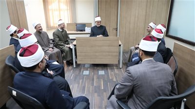 المفتي يتابع سير العمل في إدارتي الفروع الفقهية وفتاوى المحاكم