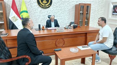يعاني من مرض مزمن وأسرته بلا دخل.. محافظ شمال سيناء يلتقي الصغير حسن المغربي لحل مشكلته