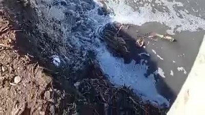 الإصلاح قد يستغرق 8 ساعات.. كسر مفاجئ في خط صرف صحي رئيسي بـ إسنا