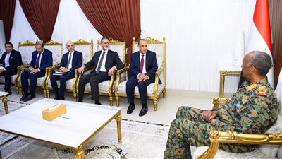 وزير الخارجية يلتقي الفريق أول ركن عبد الفتاح البرهان رئيس مجلس السيادة السوداني الانتقالي | صور