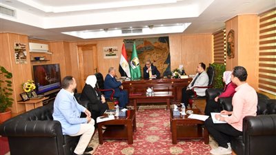 محافظ الفيوم يناقش الاستعدادات للمرحلة السادسة من عروض مشروع المواجهة والتجوال